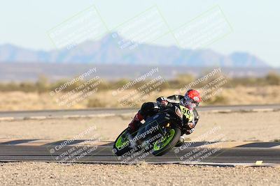 media/Dec-07-2025-CVMA (Sun) [[3e7d2de5dc]]/Race 17-Amateur Formula Middleweight/